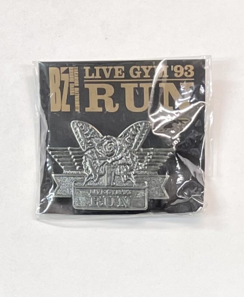 B'z ツアーロゴ・バッジ LIVE GYM '93 RUN 未開封 | 音楽資料